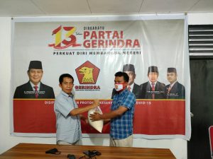 Gerindra Kampar Bagikan Seribu Paket Sembako Untuk Warga