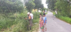 Personel Koramil 05/Sail Selalu Hadir Membantu Masyarakat Laksanakan Goro di Wilayah Binaan.