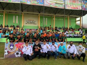 Dikawal Pasukan Berbaju Putih, Ketua Apdesi Riau Hadiri Pembukaan Turnamen Danau Rusa Cup 3